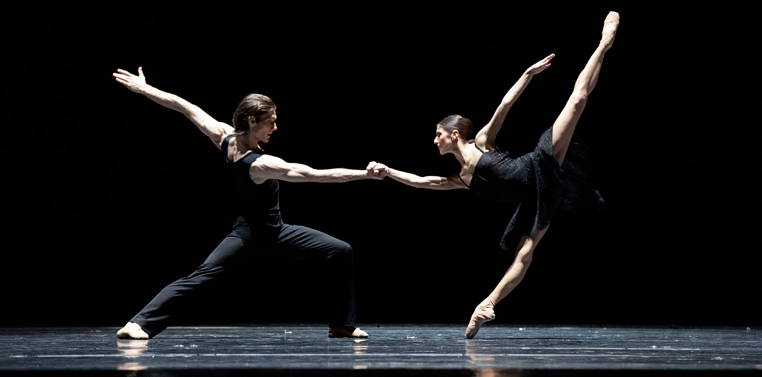 Polish National Ballet (Warsaw) performing Moving Rooms. Choreography by Krzysztof Pastor. Photograph by Ewa Krasucka.