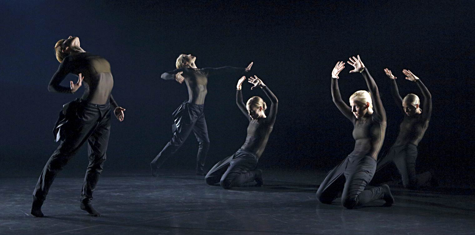 Members of Susanna Leinonen Company (Helsinki, Finland) performing Touch of Gravity. Choreography by Susanna Leinonen. Photograph by Sharen Bradford. 2017 Festival performance.